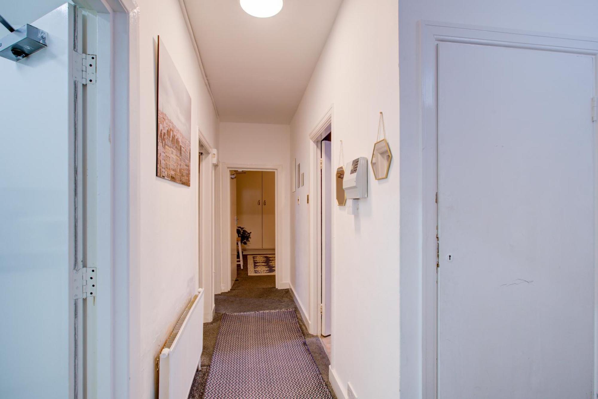 2 Bedroom And Living Edgware Road, Central Londra