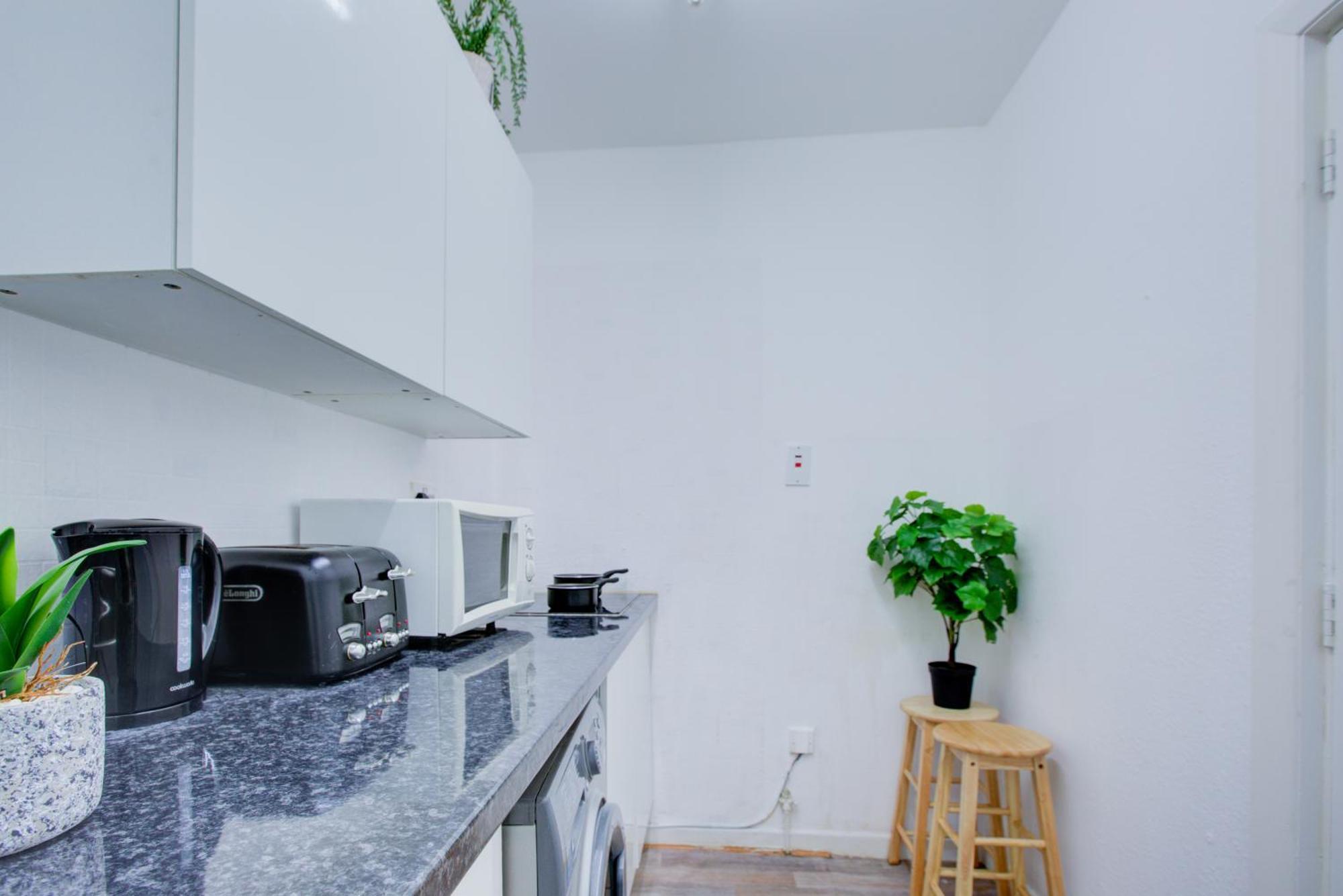 2 Bedroom And Living Edgware Road, Central Apartament Londra