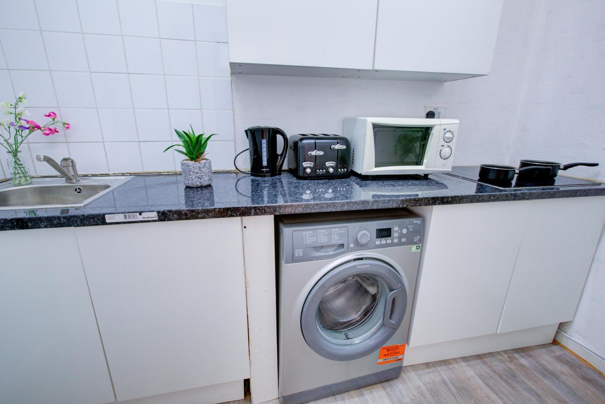 2 Bedroom And Living Edgware Road, Central Appartamento Londra